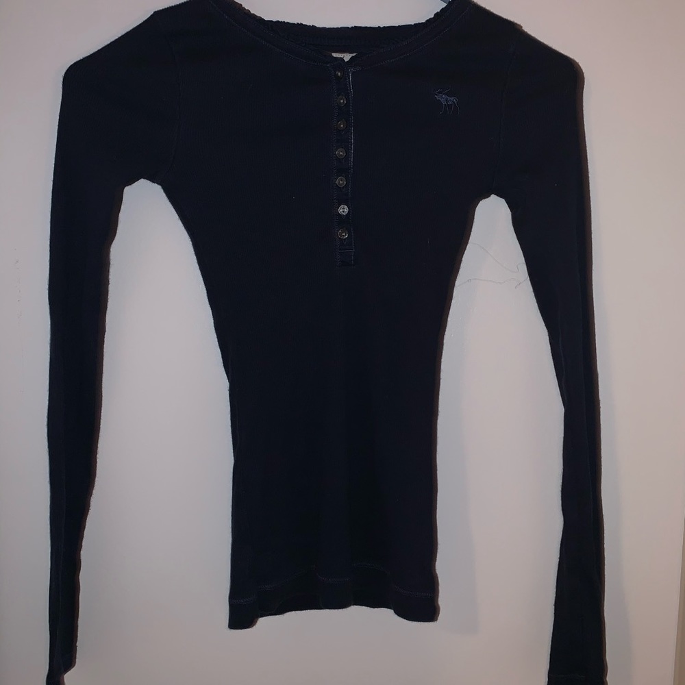 ABERCROMBIE HALF BUTTON DOWN TOP